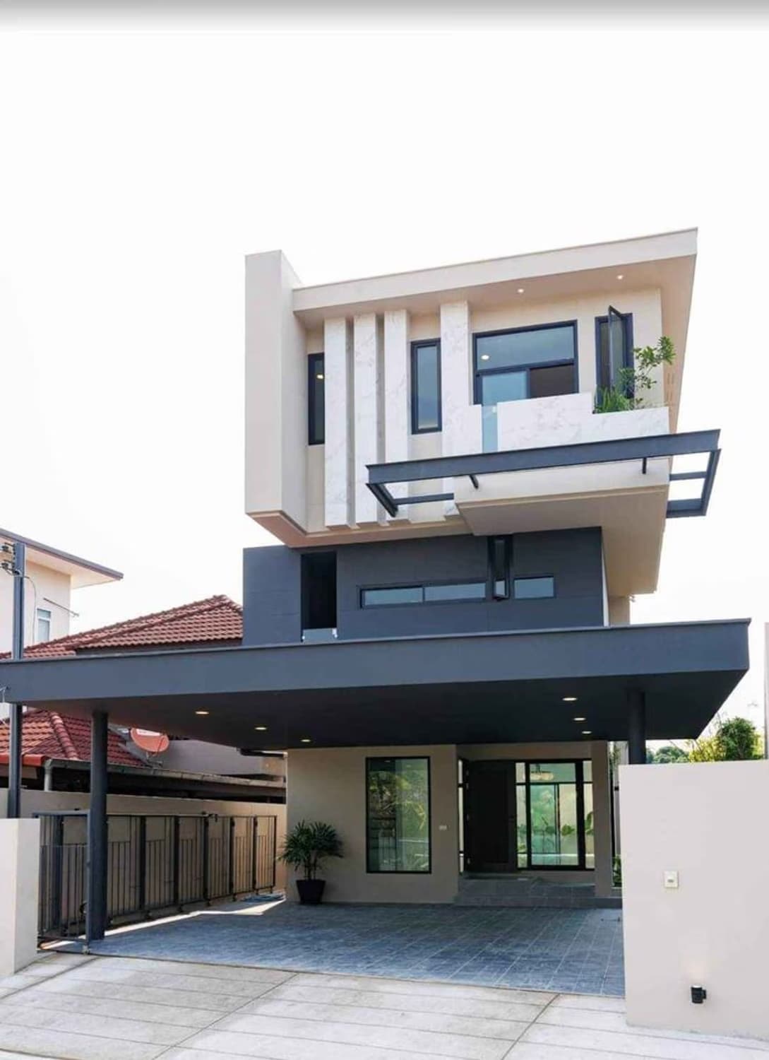 3 Bed House for Sale in Mueang Chiang Mai - Image 1