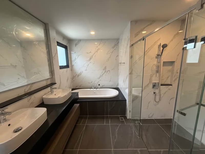 4 Bed House for Rent in Bang Phli