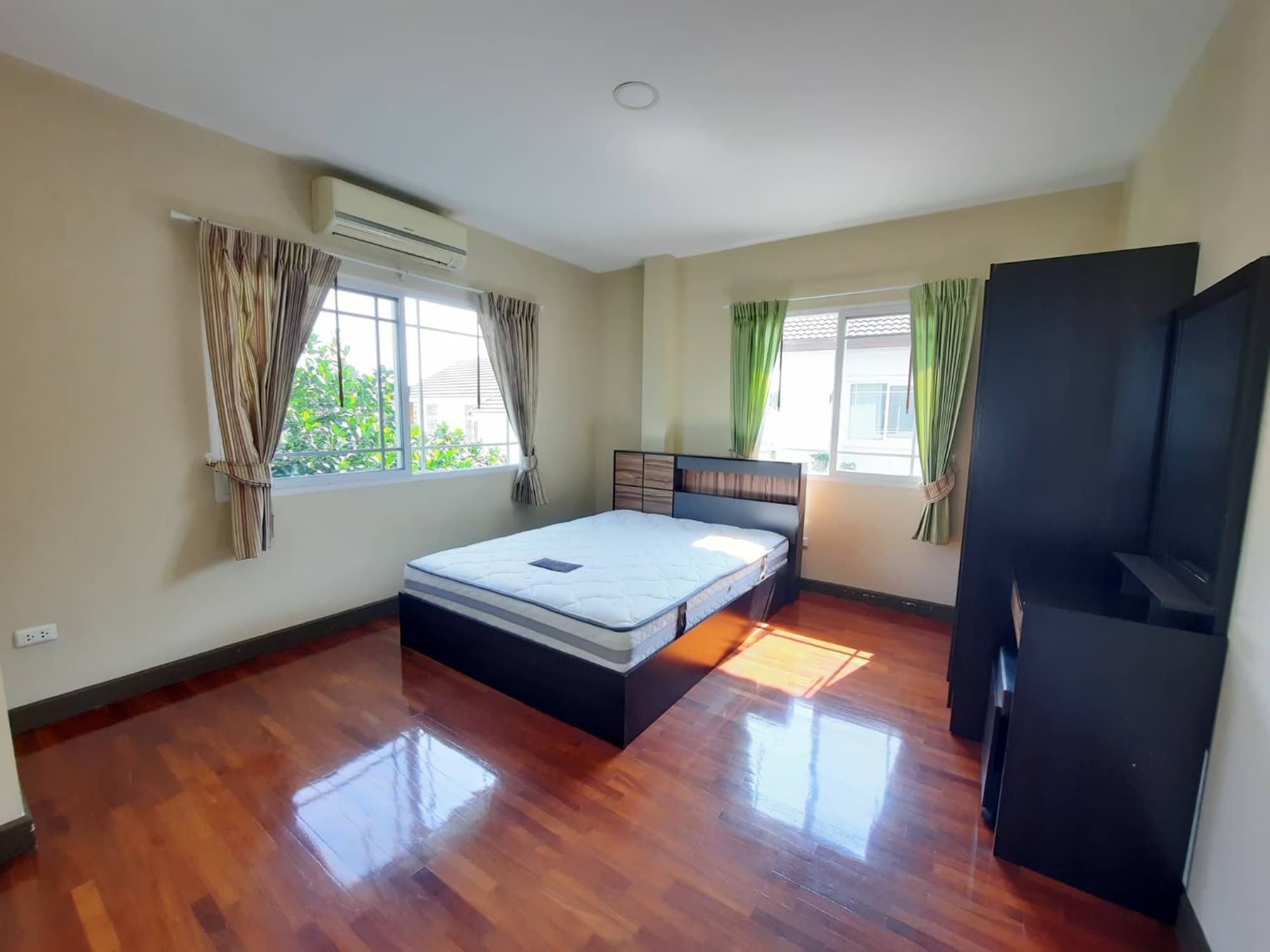 4 Bed House for Rent in Mueang Chiang Mai - Image 14