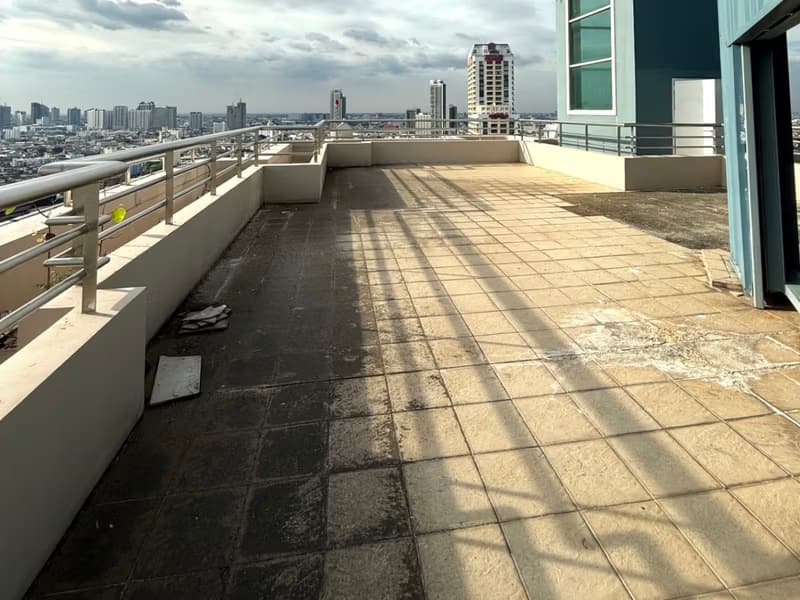 4 Bed Condo for Sale in undefined
