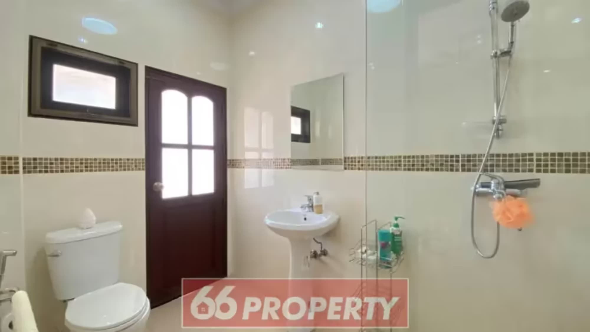 4 Bedroom House - Image 11