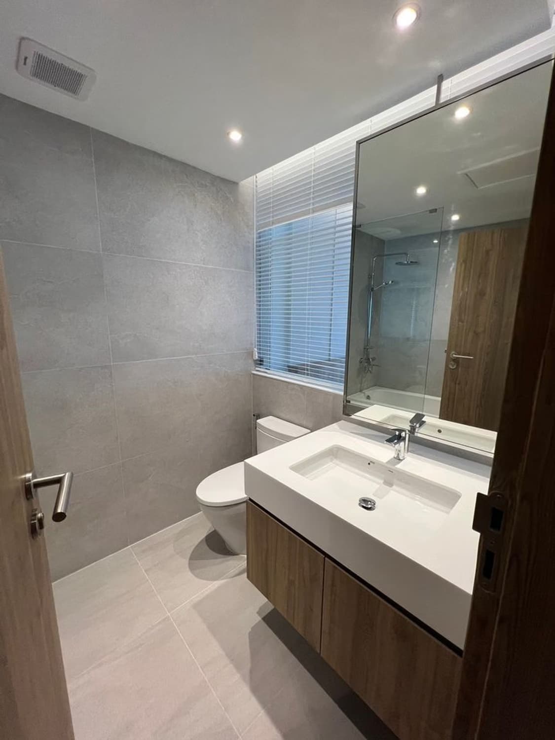 Condo for Rent, Sale at Ban Phloen Chit Apartment - Image 8