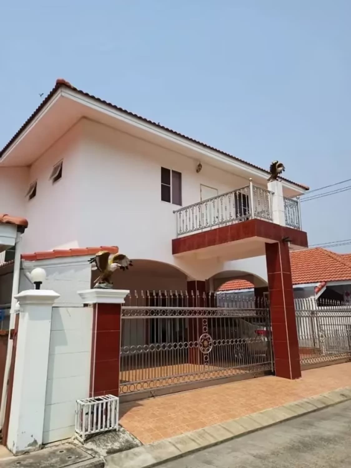 4 Bedroom House - Image 5