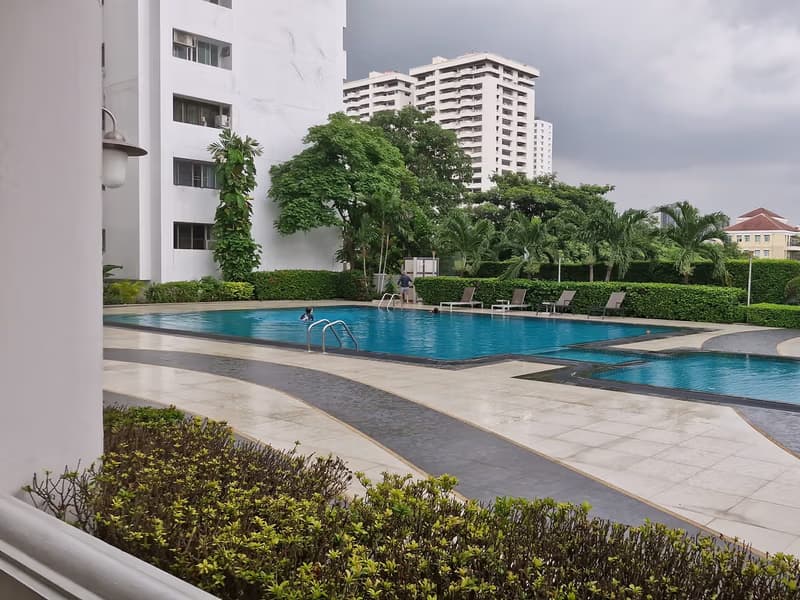 3 Bed Condo for Rent in Watthana