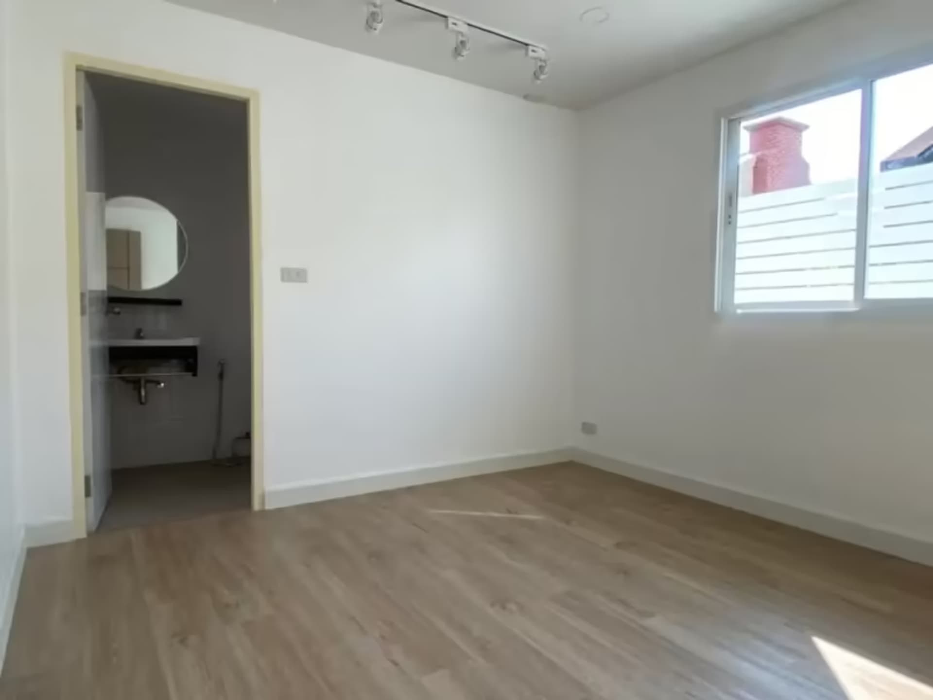 3 Bedroom House - Image 8