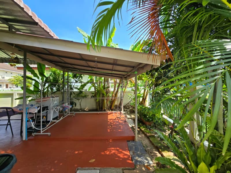 4 Bed House for Rent in Mae Rim District