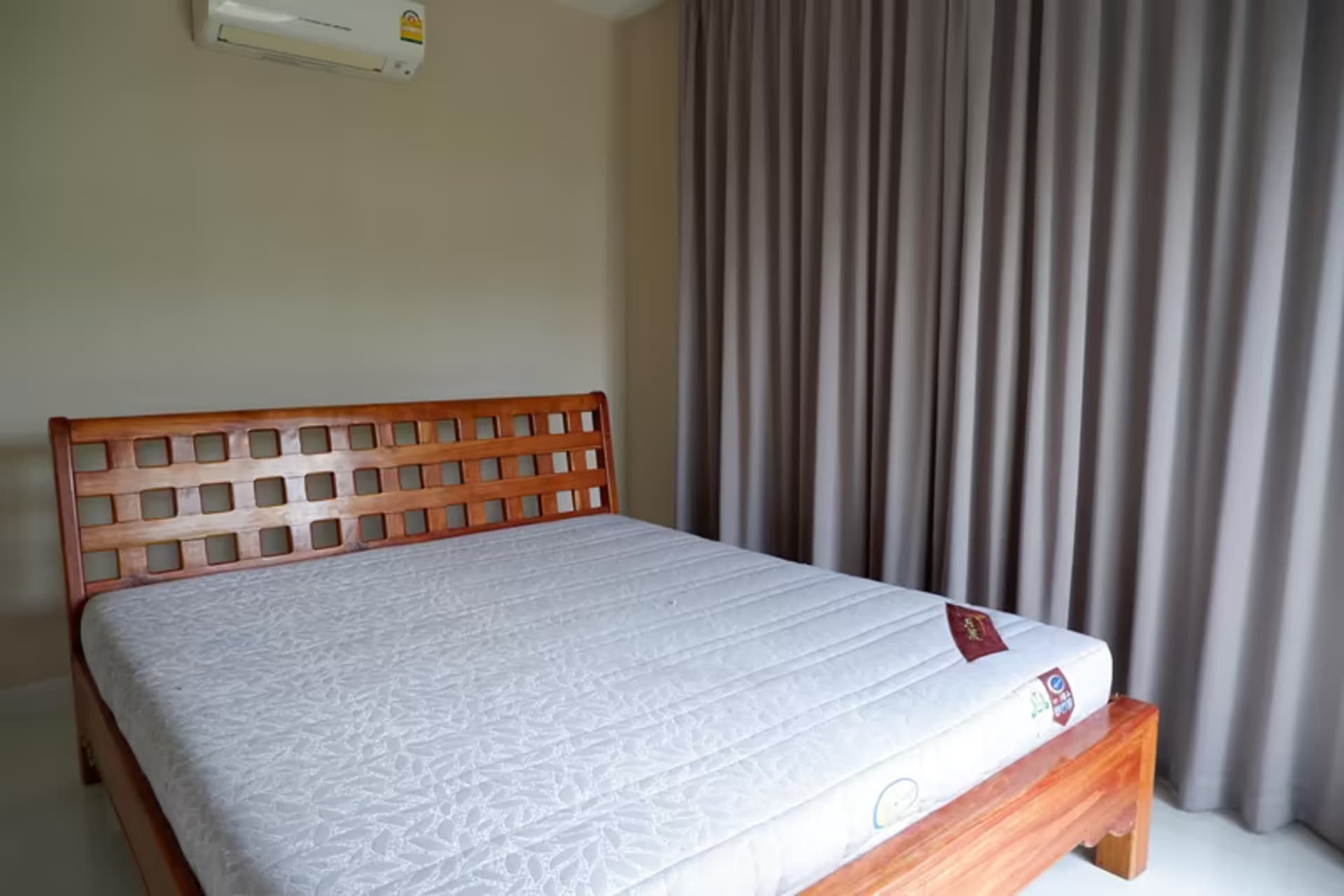 4 Bedroom House - Image 25