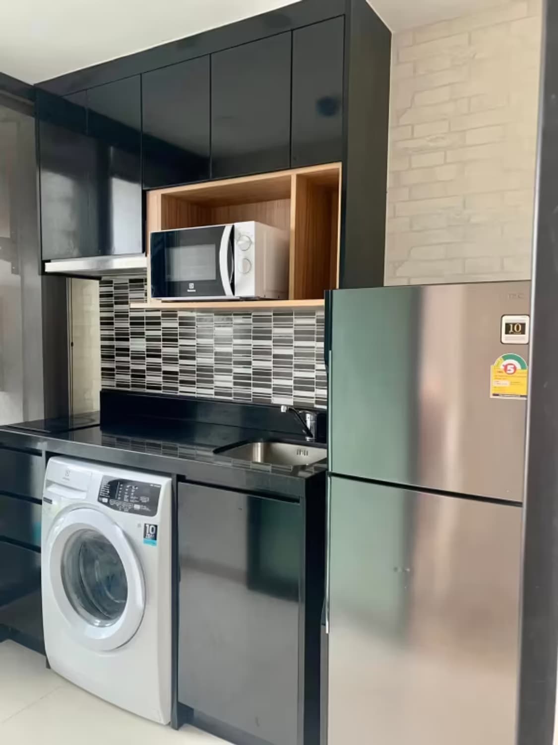 1 Bedroom Condo - Image 6