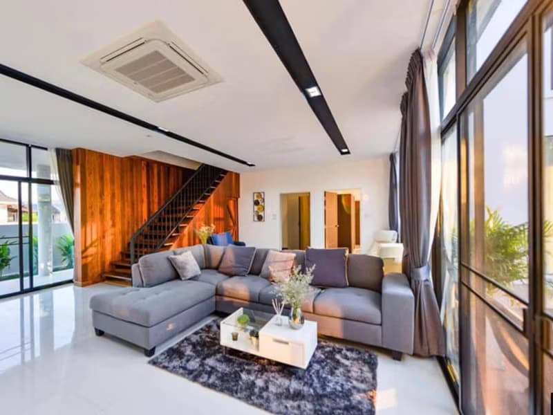 6 Bedroom House