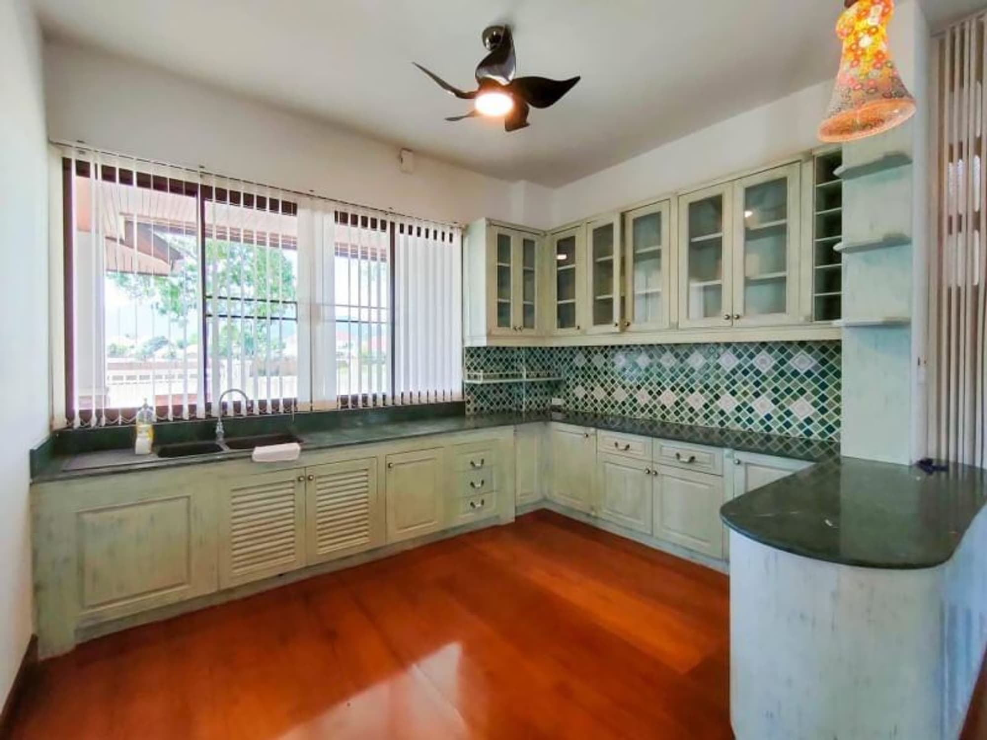 5 Bed House for Rent in Hang Dong District - Image 15