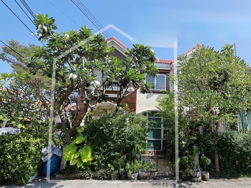 3 Bed Townhouse for Sale in Prawet