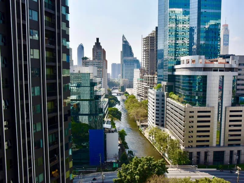 Life One Wireless - 1 Bed Condo for Rented *LIFE9934