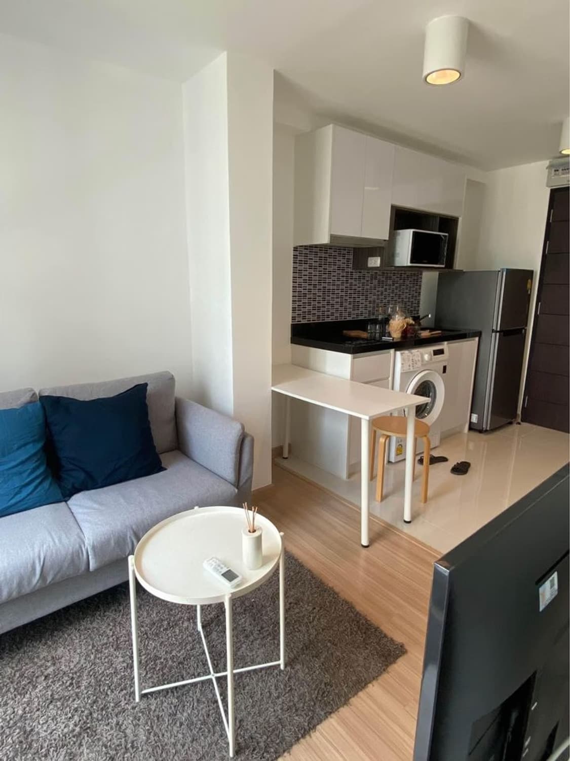 1 Bedroom Condo - Image 2