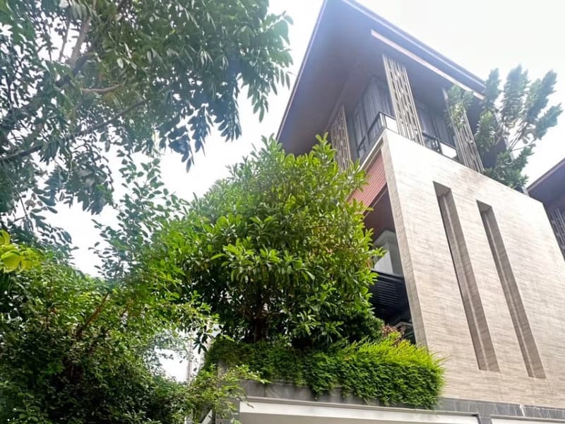 4 Bed House for Rent in Yan Nawa