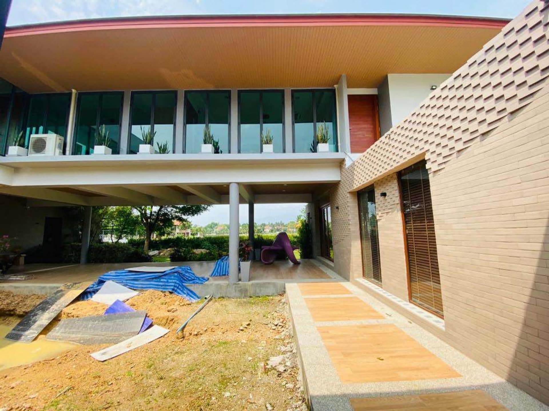 4 Bedroom House - Image 14