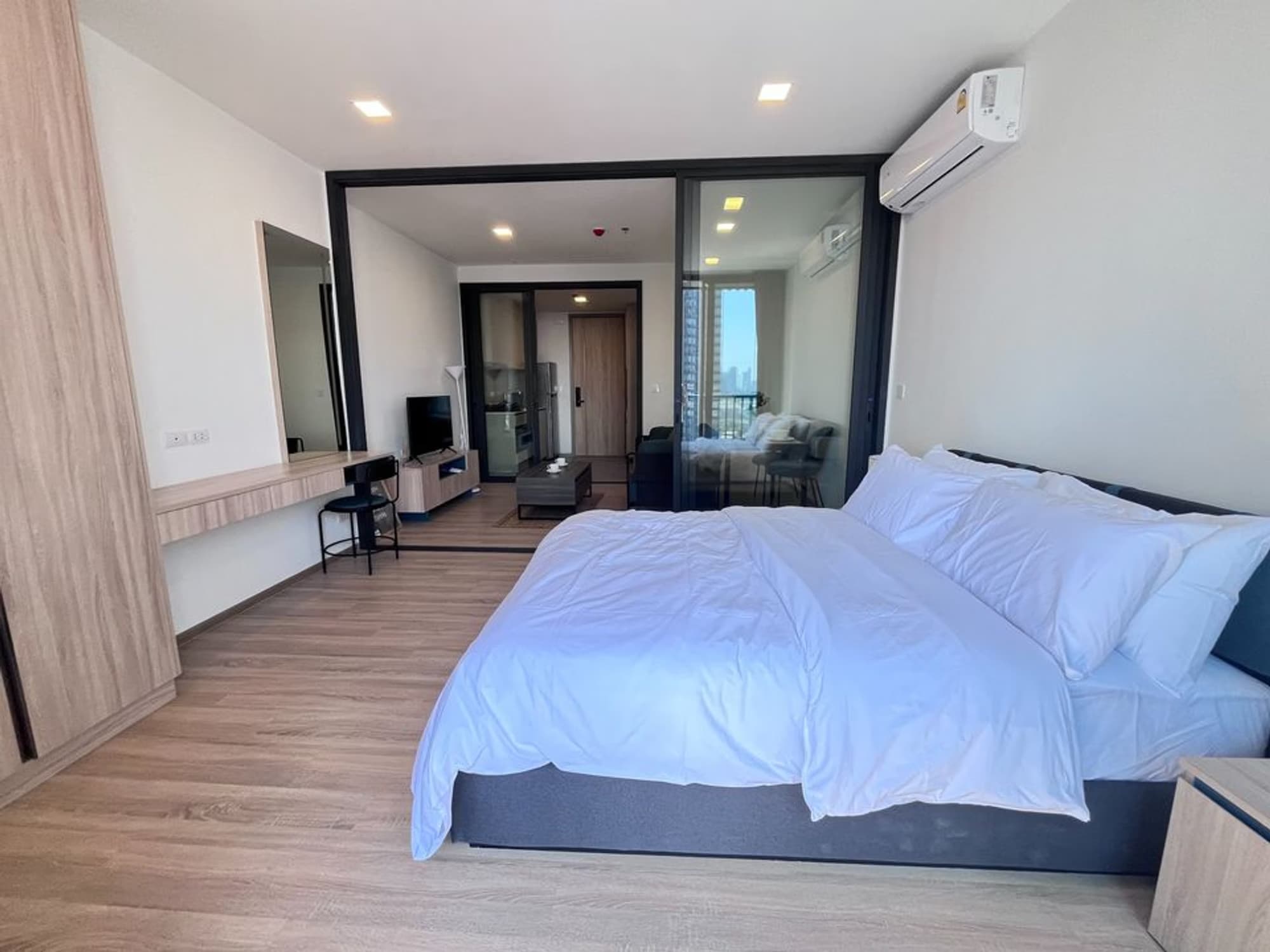 Condo for Rent at XT Phayathai - Image 3
