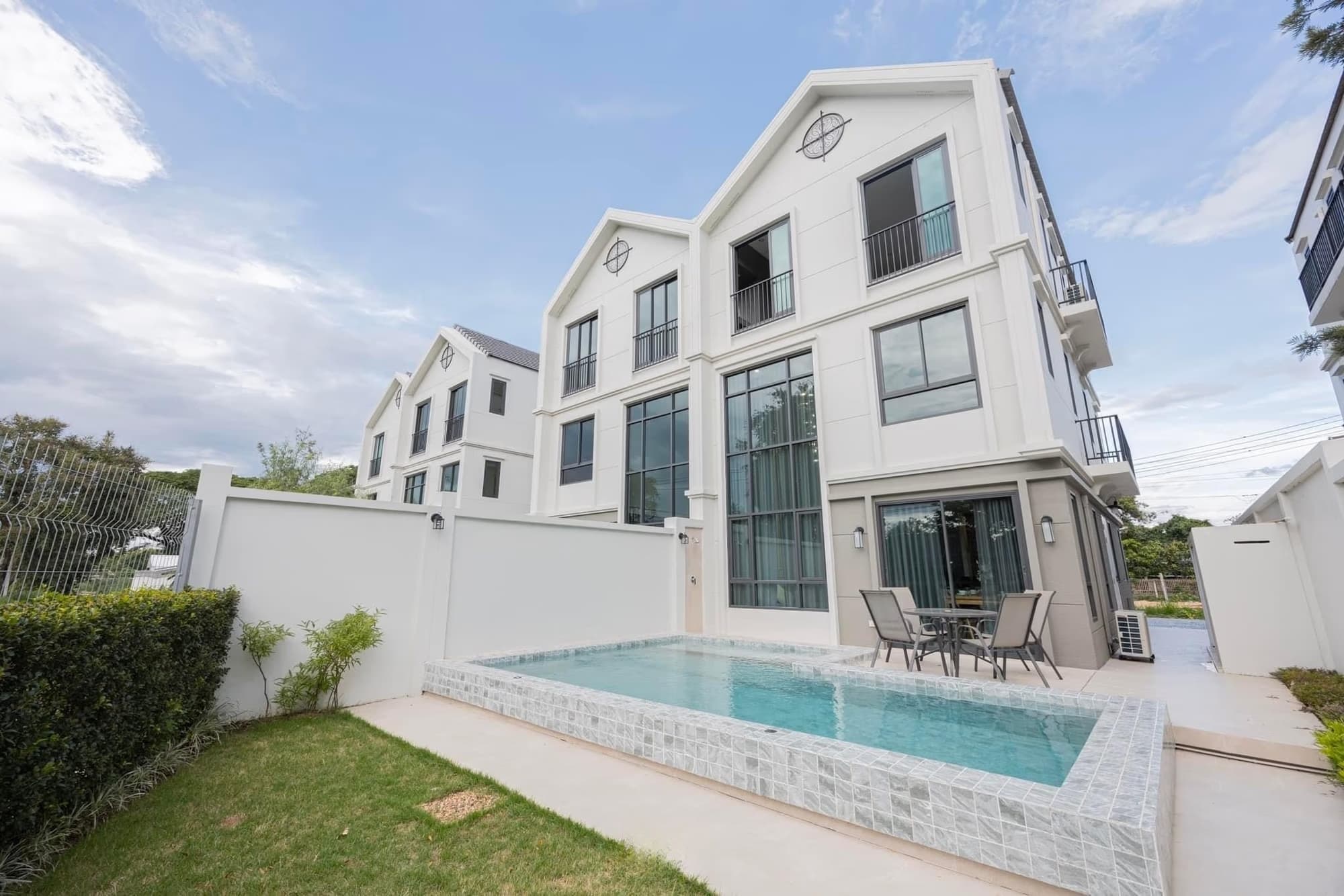 4 Bed House for Sale in Mueang Chiang Mai - Image 1