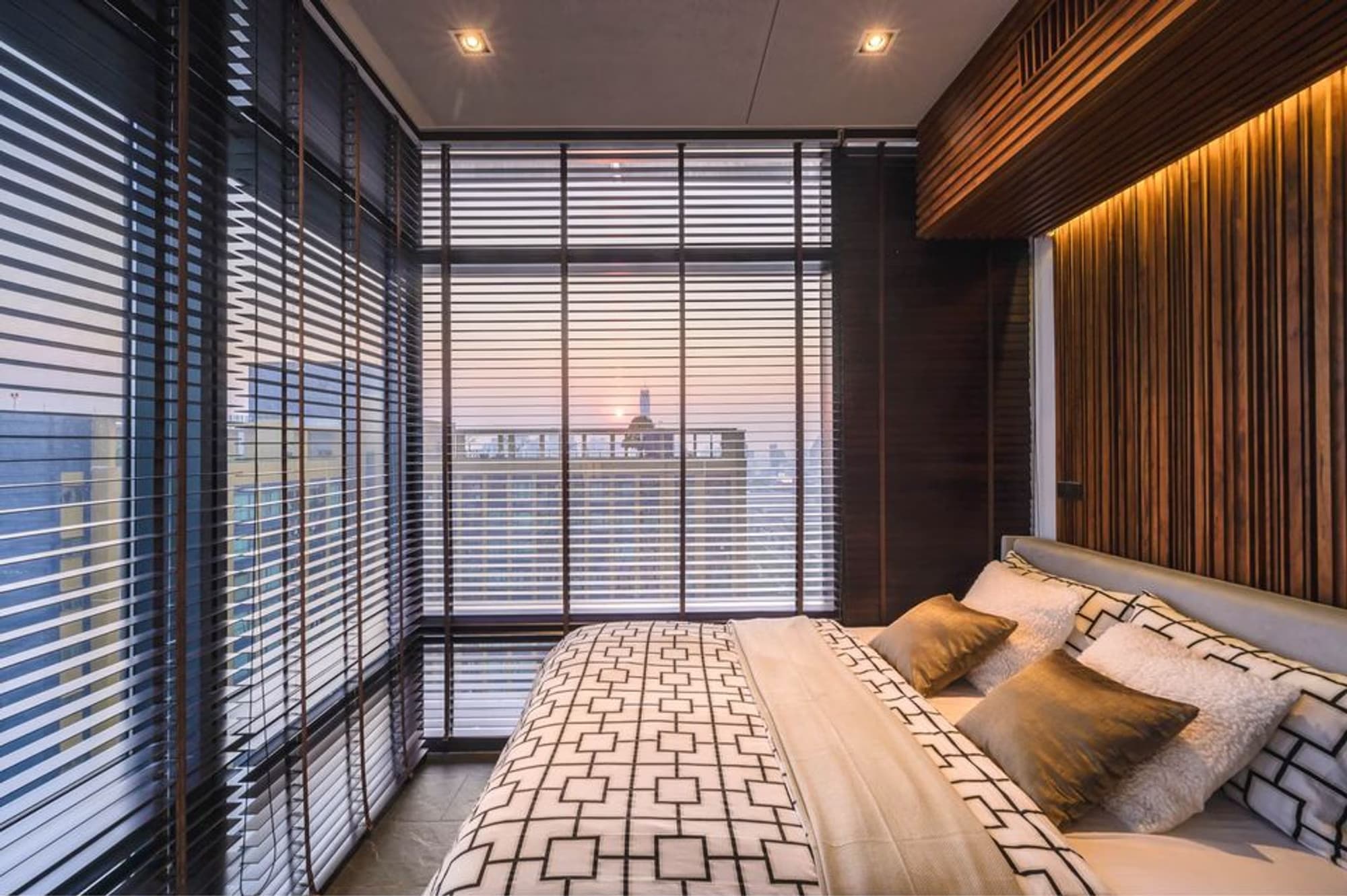 2 ห้องนอน Condo สำหรับ ขายและจำหน่าย ใกล้ Makkasan ARL - Image 7