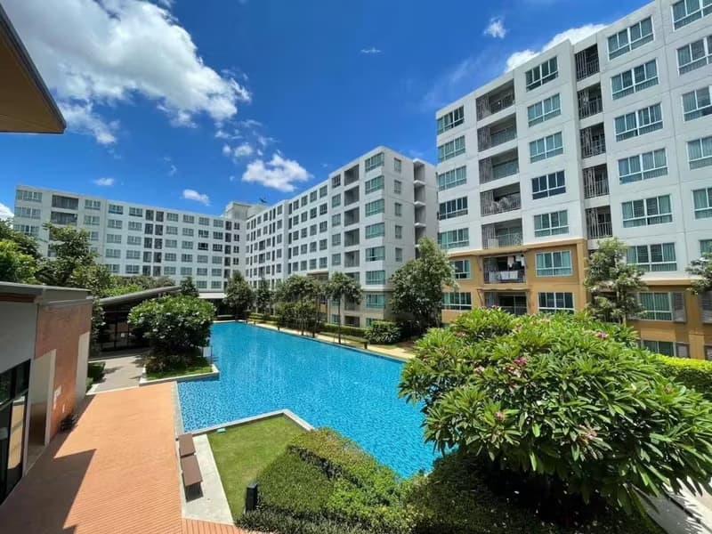 1 Bedroom Condo