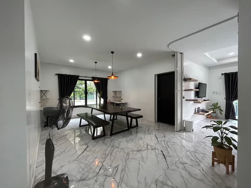5 Bed House for Rent in Hang Dong