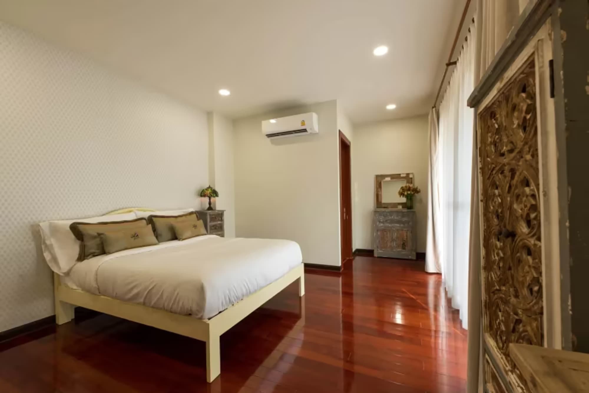 4 Bedroom House - Image 11