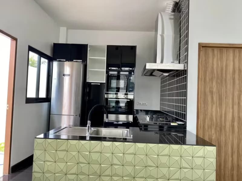 6 Bedroom House