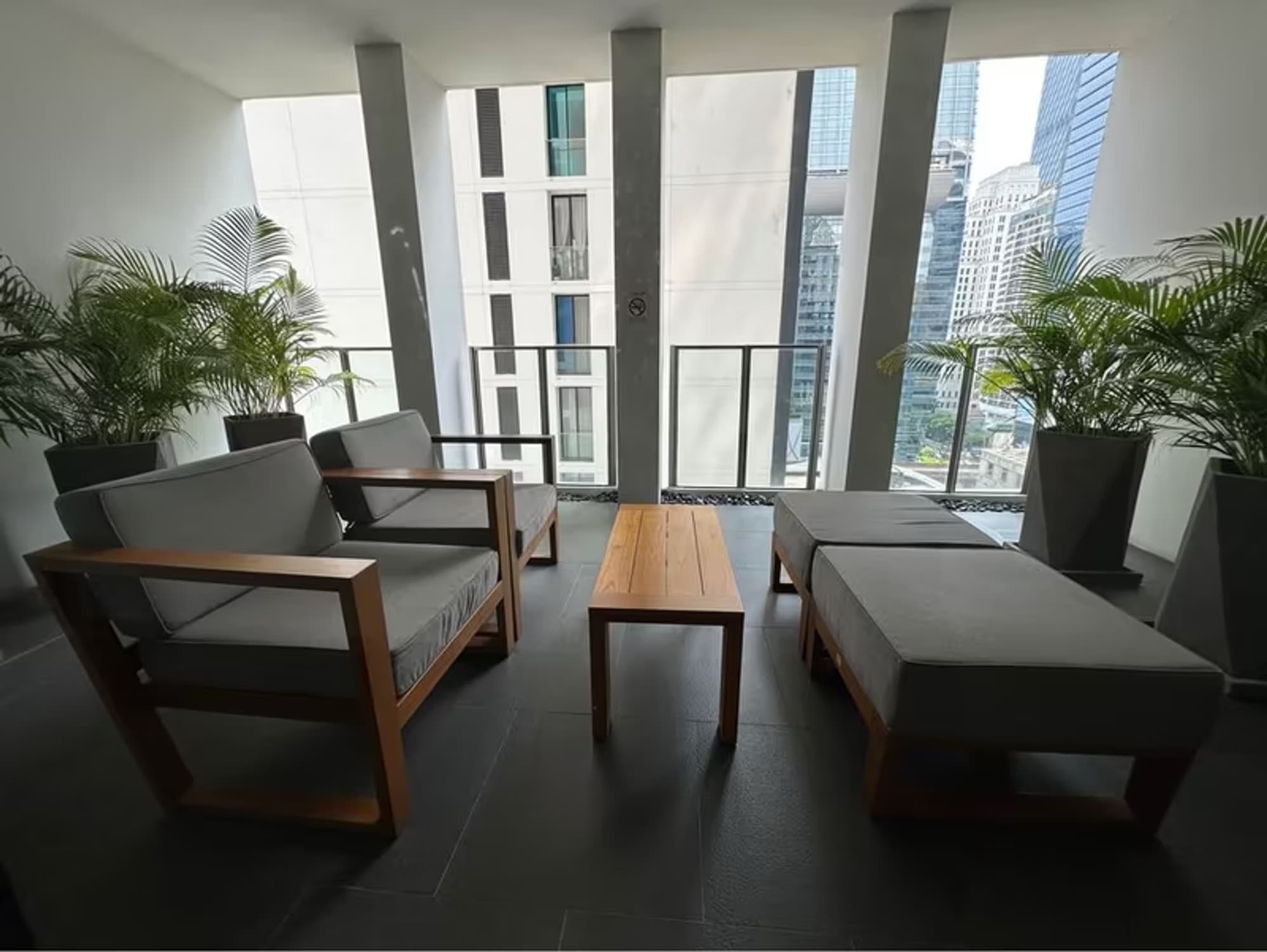 Noble Phloen Chit - Image 4
