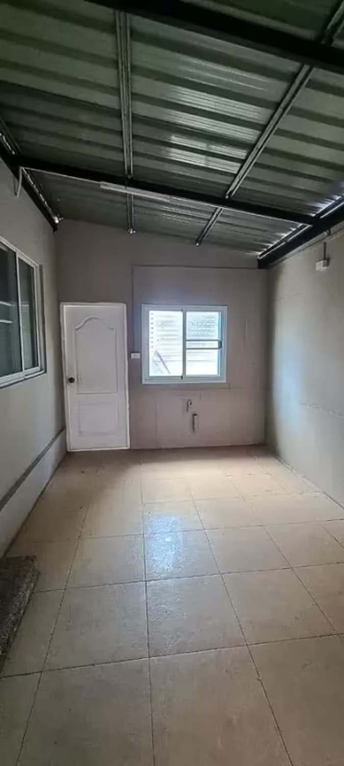 4 Bedroom House - Image 5