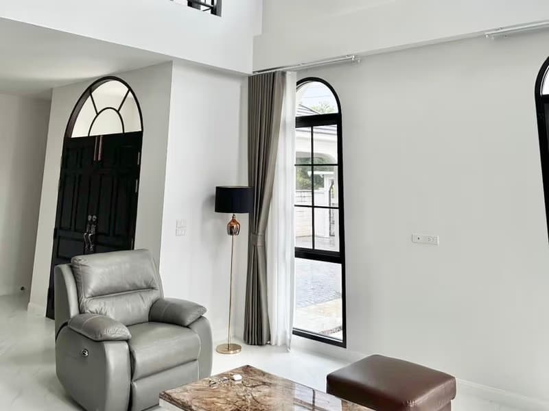 4 Bed House for Rent in Mae Rim District