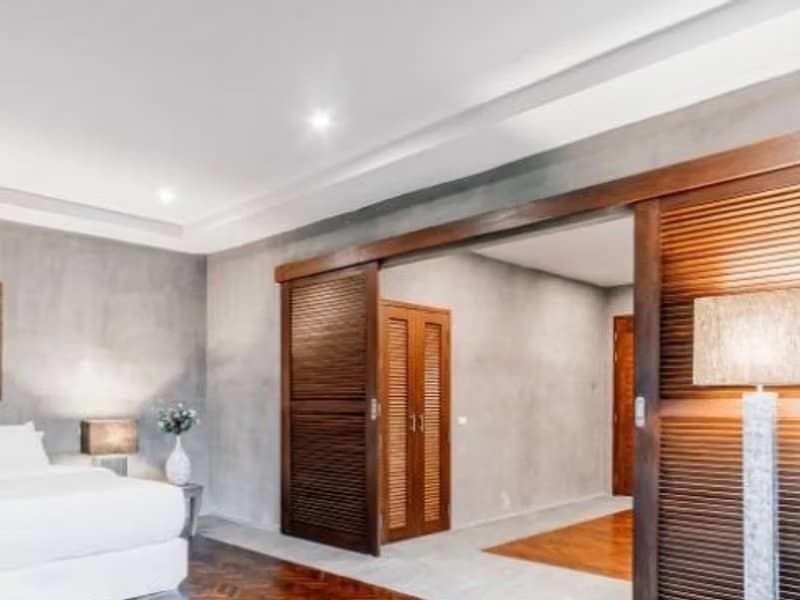 6 Bed House for Sale in Saraphi District