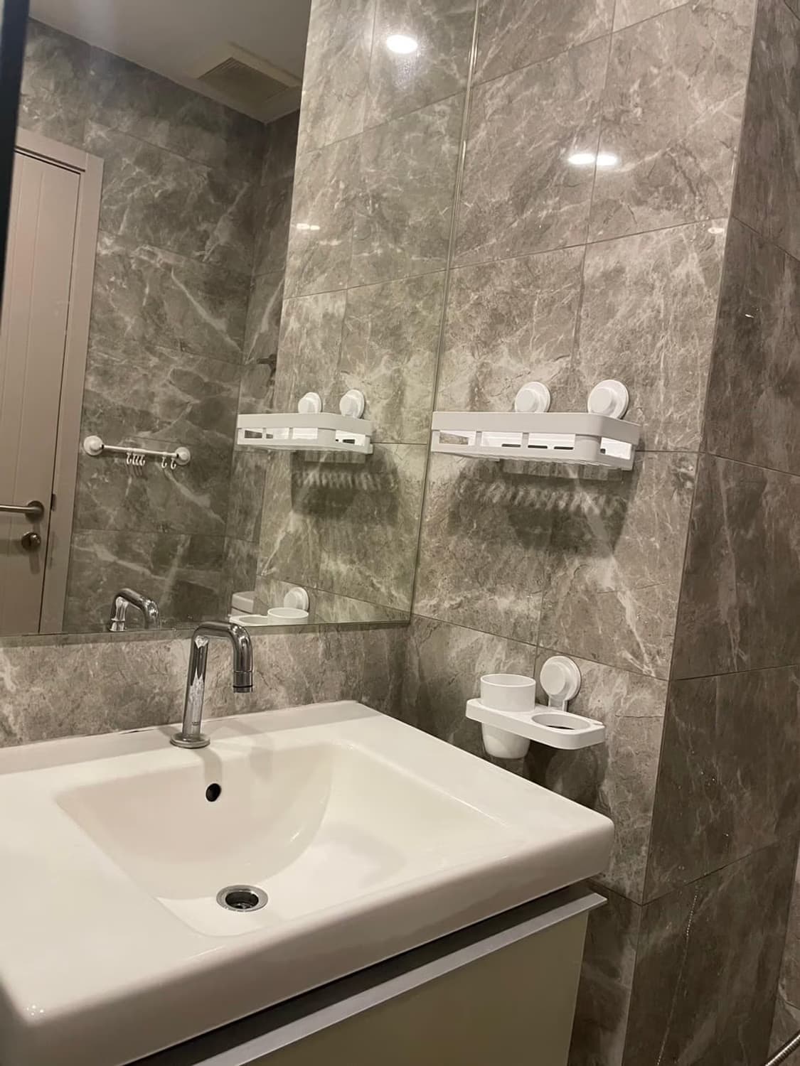 1 Bed Condo for Rent in Ratchathewi - Image 5