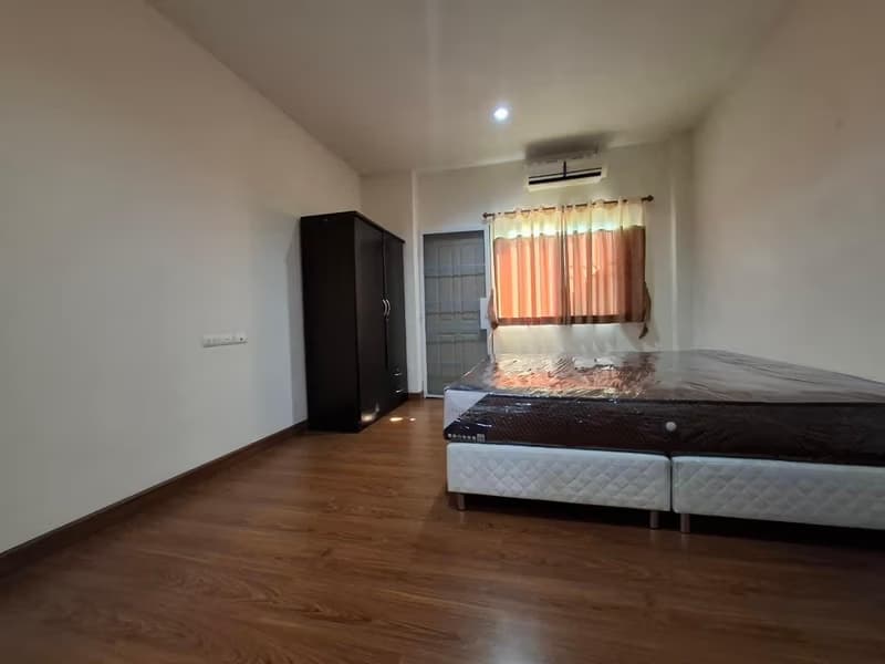 4 Bed House for Rent in Mueang Chiang Mai
