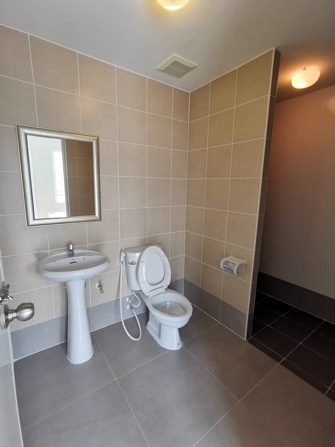 3 Bed Townhouse for Rent in Saraphi - Image 4