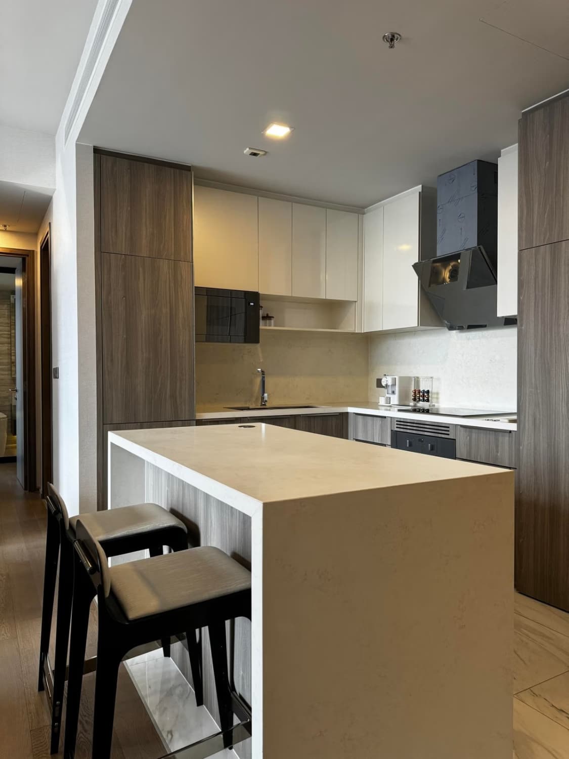 2 Bed Condo for Rent in Watthana - Image 4
