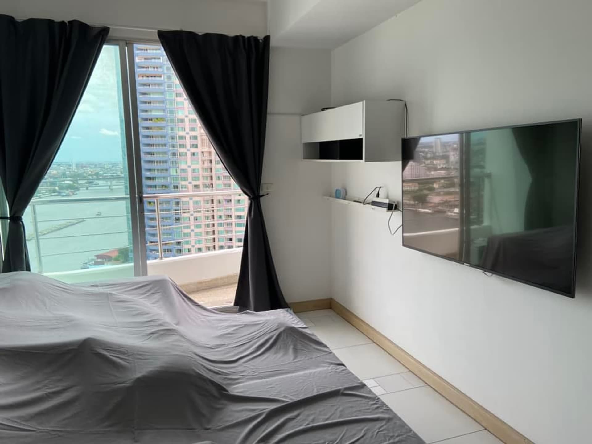 1 Bed Condo for Rent in Khlong San - Image 9