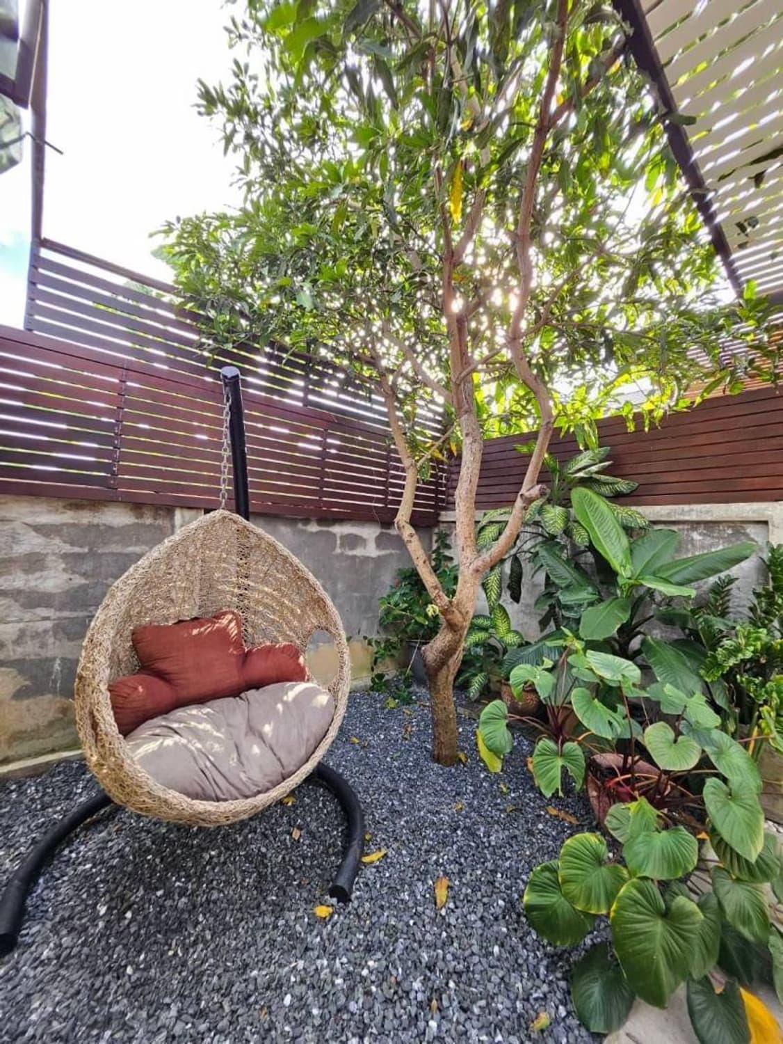 4 Bed House for Rent in San Sai District - Image 6