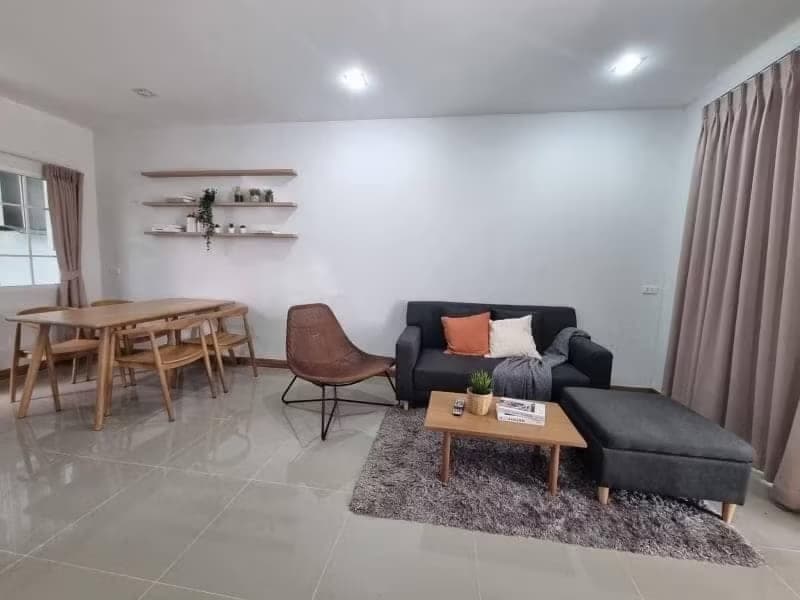 Townhouse for Rent at Golden Town RuamChok