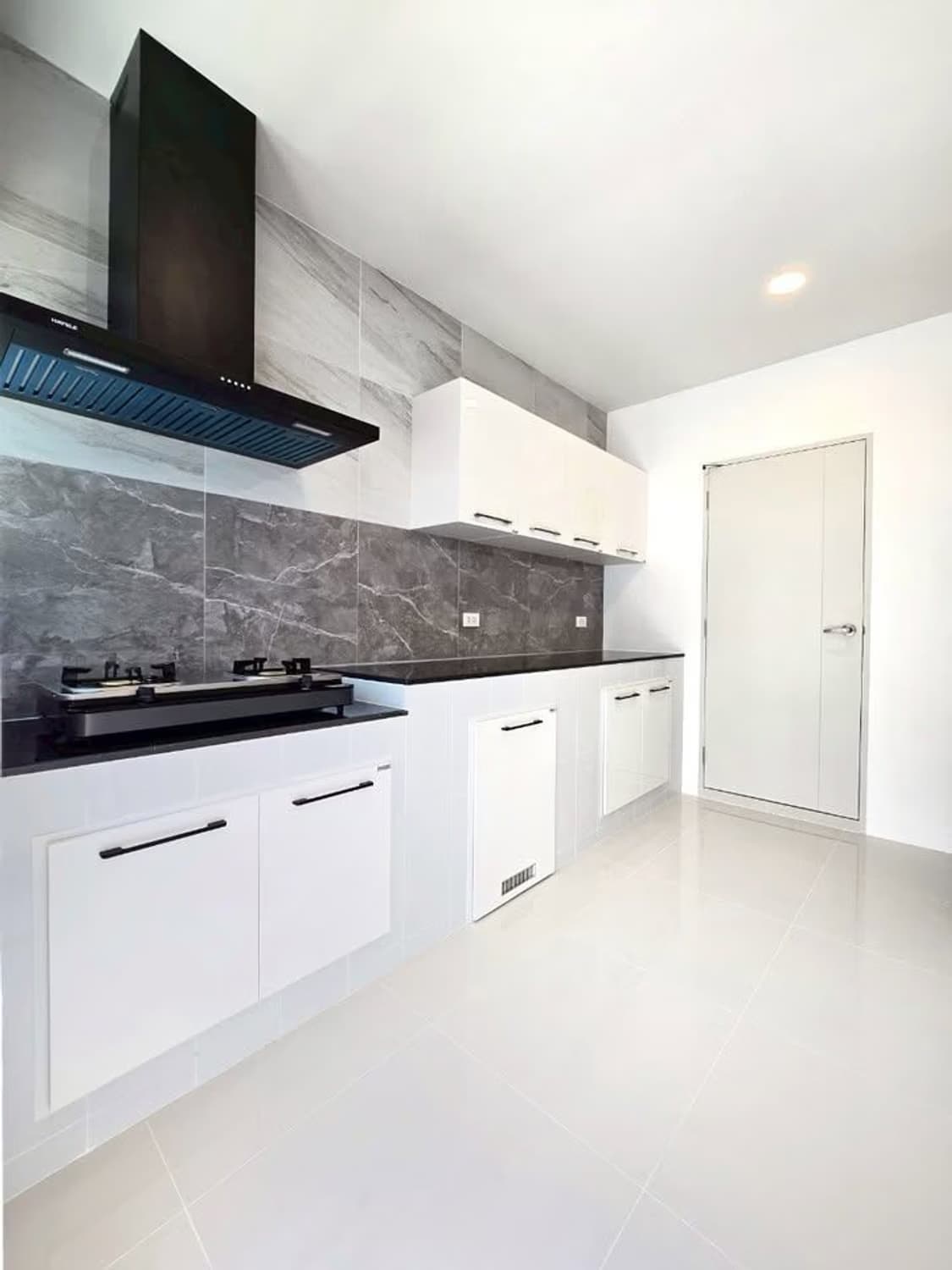 4 Bed House for Rent in Bang Phli, Samut Prakan - Image 4