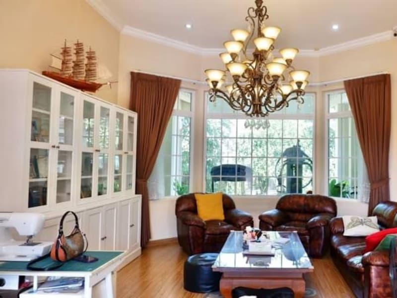 6 Bed House for Sale in Saraphi District