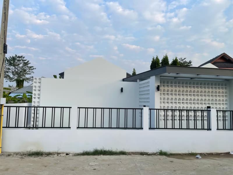 3 Bed House for Rent and Sale in Hang Dong District