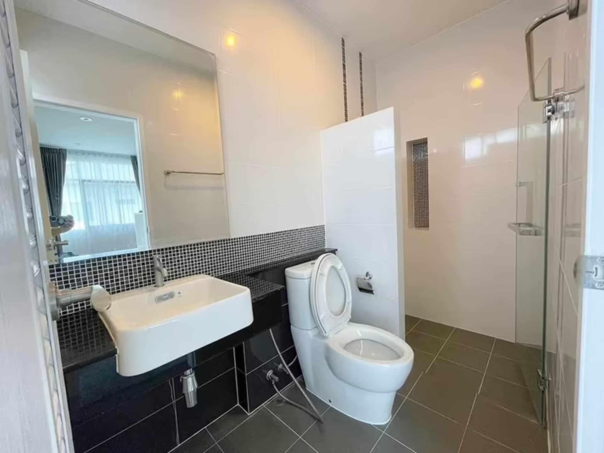 3 Bedroom House - Image 7