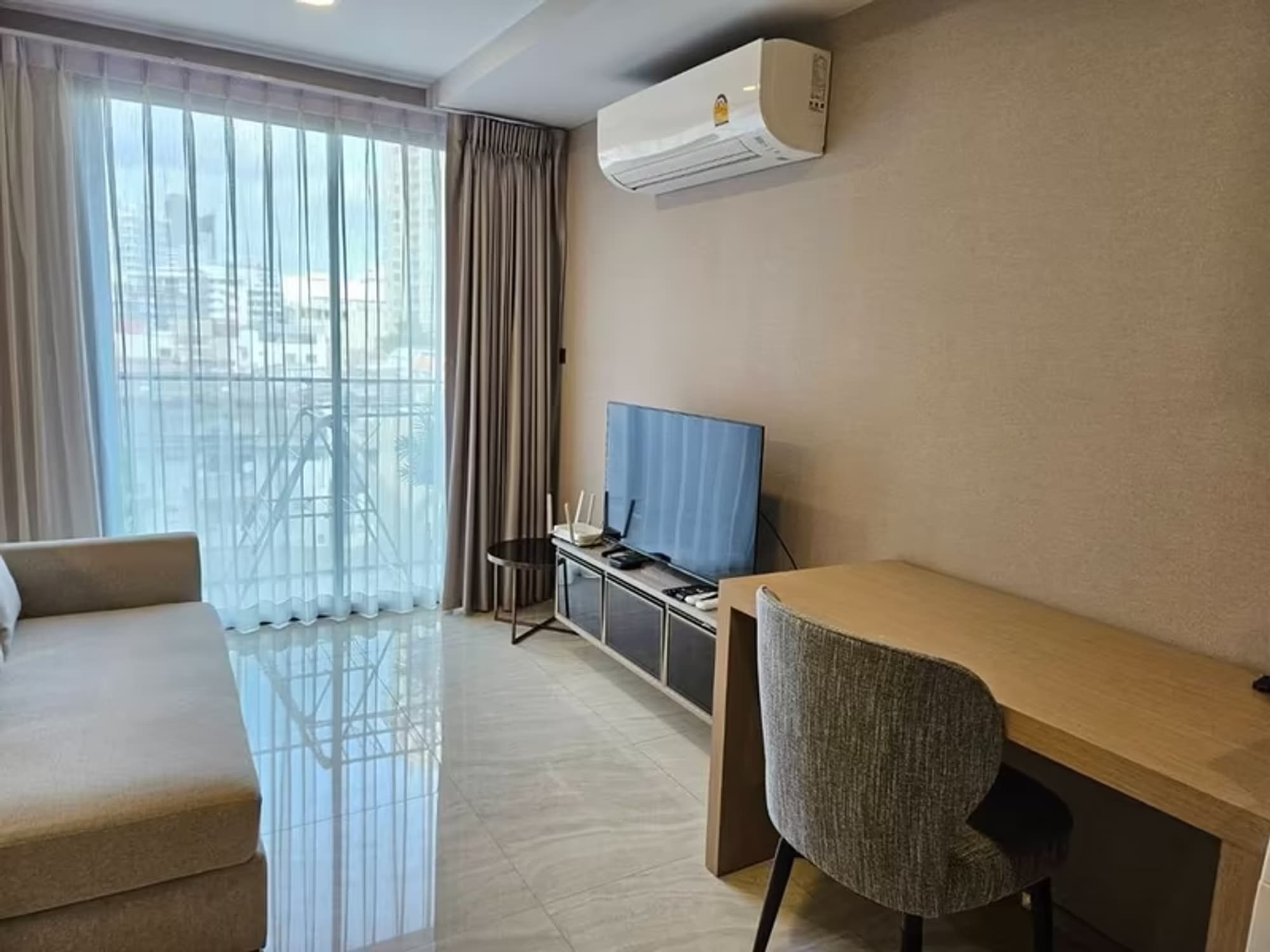 Condo for Rent at Walden Asoke - Image 1