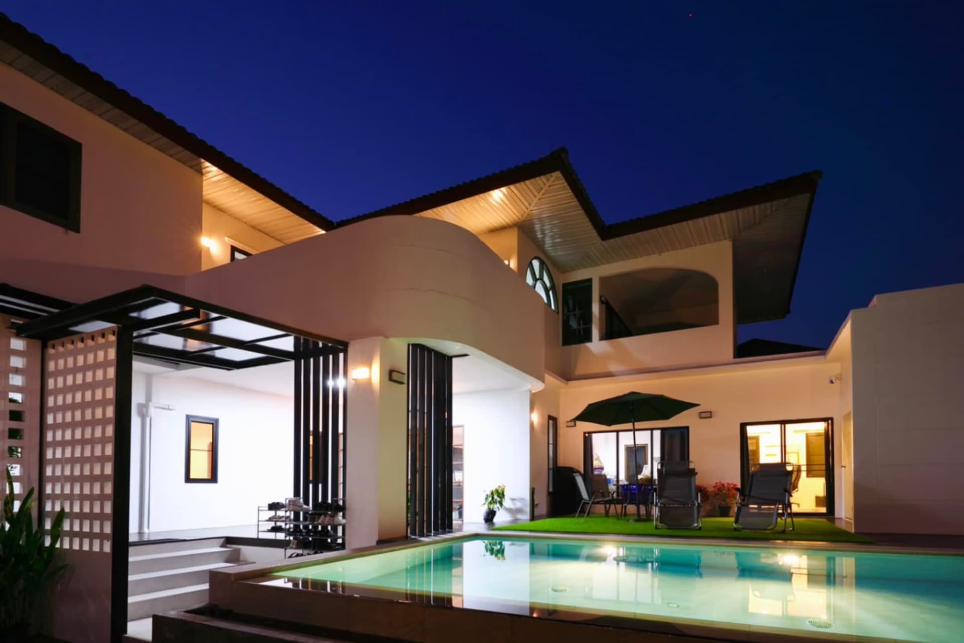 9 Bedroom Pool Villa - Image 37