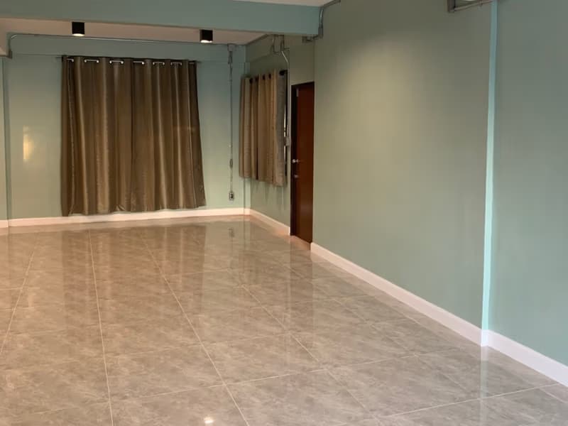 4 Bed House for Rent in Phra Khanong
