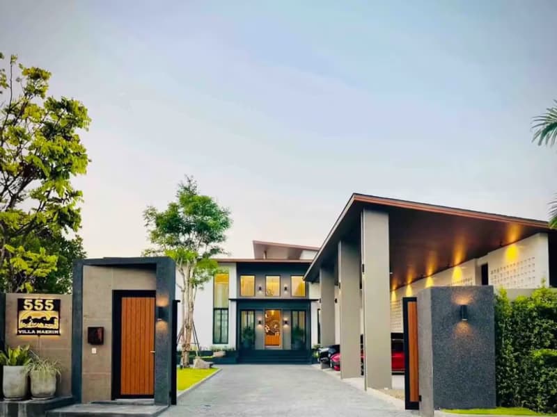 5 Bedroom House