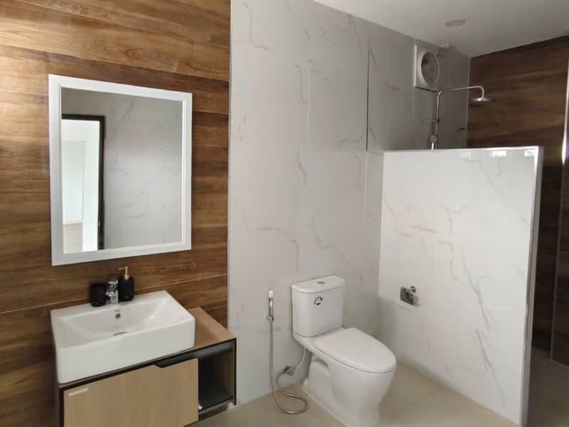 4 Bed House for Sale in Saraphi