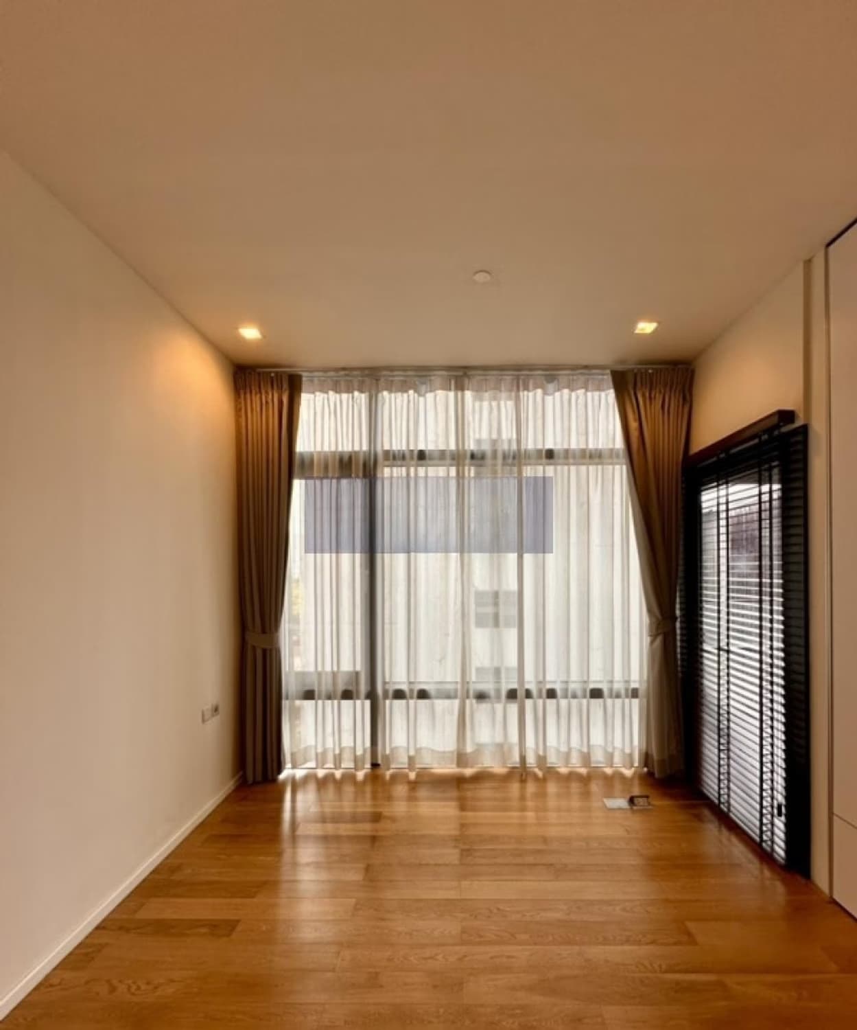 1 ห้องนอน Condo สำหรับ ขาย ใกล้ Makkasan ARL - Image 10