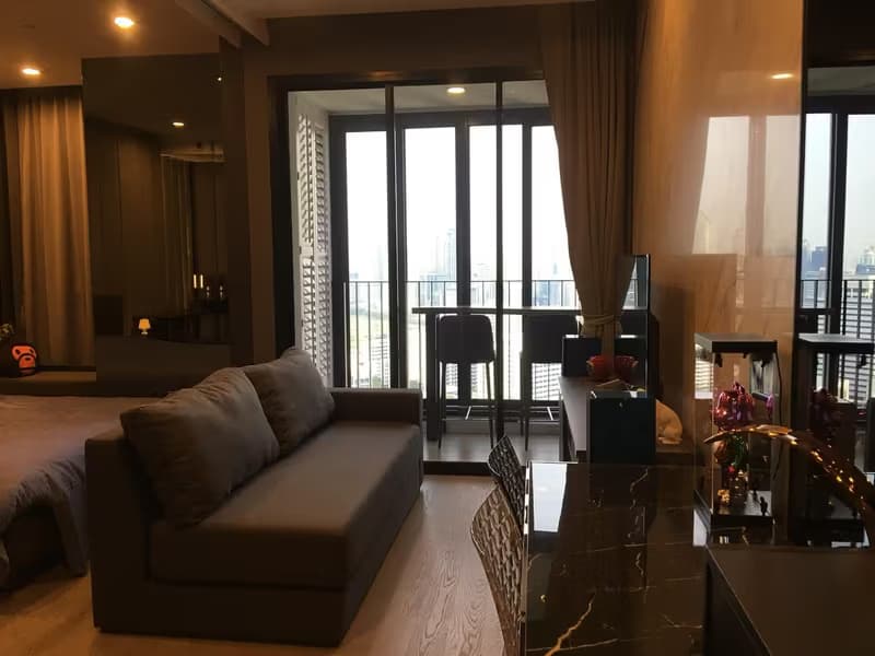 Ashton Chula-Silom