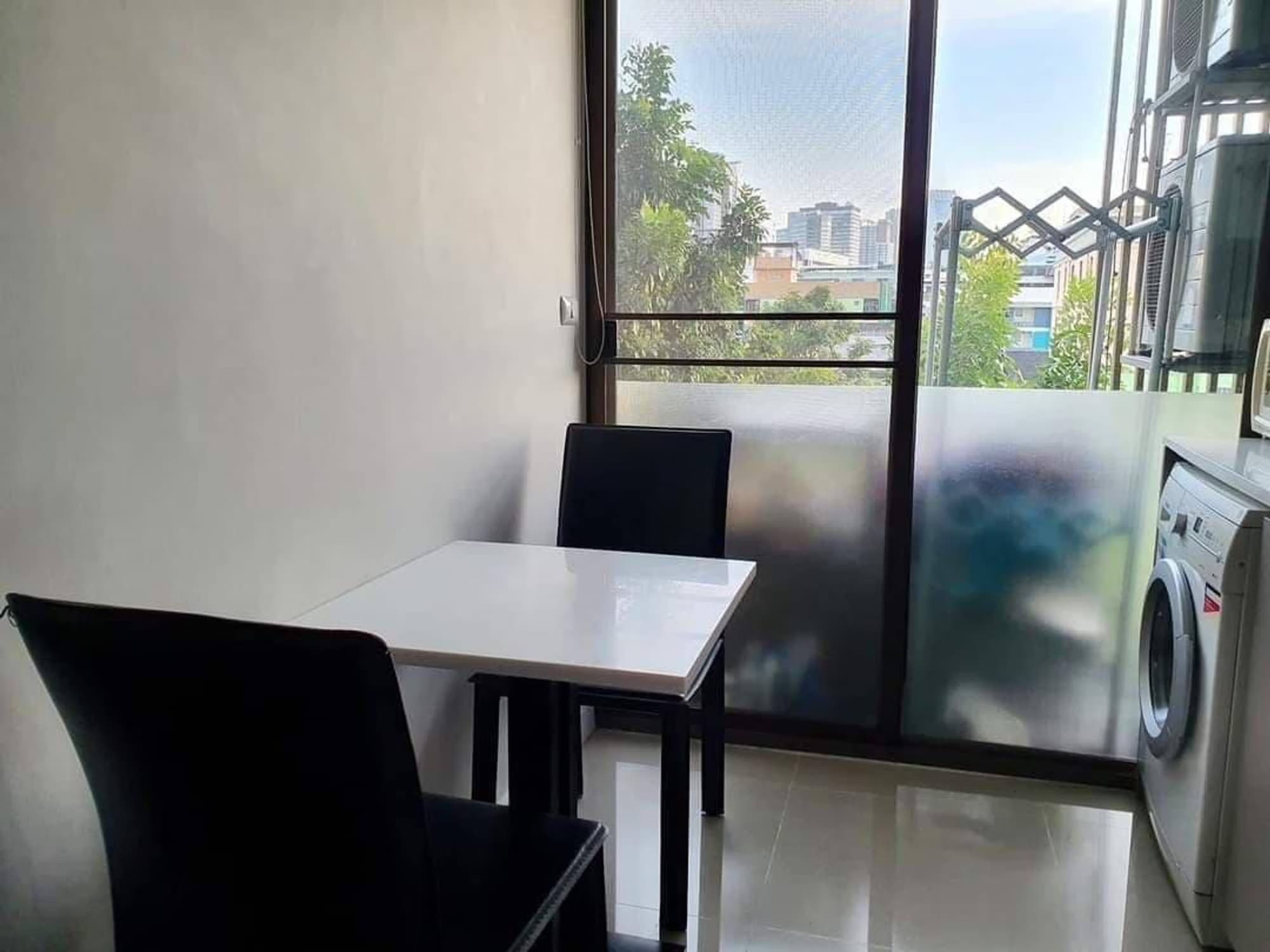 1 Bed Condo for Sale in Din Daeng - Image 3