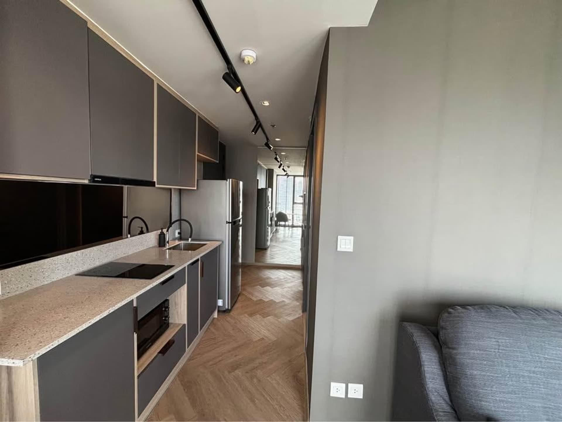 1 ห้องนอน คอนโด สำหรับ ขาย ใน Bang Rak - Image 9